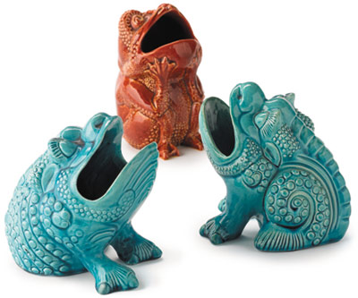 A Burmantofts Bull Frog Vase And 2 Toad Spoon Warmers